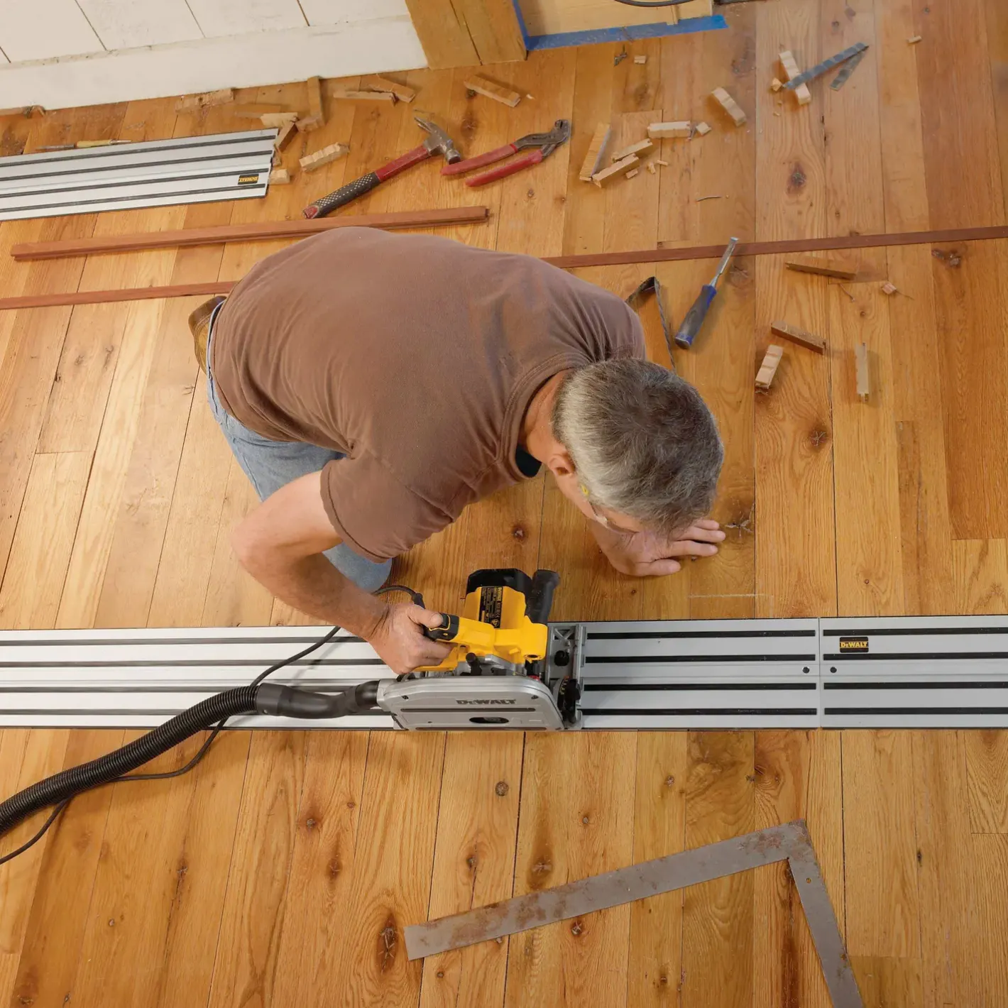 DeWALT DWS520KTR 55 mm dyksav med 1,5 m styreskinne* Dyksave