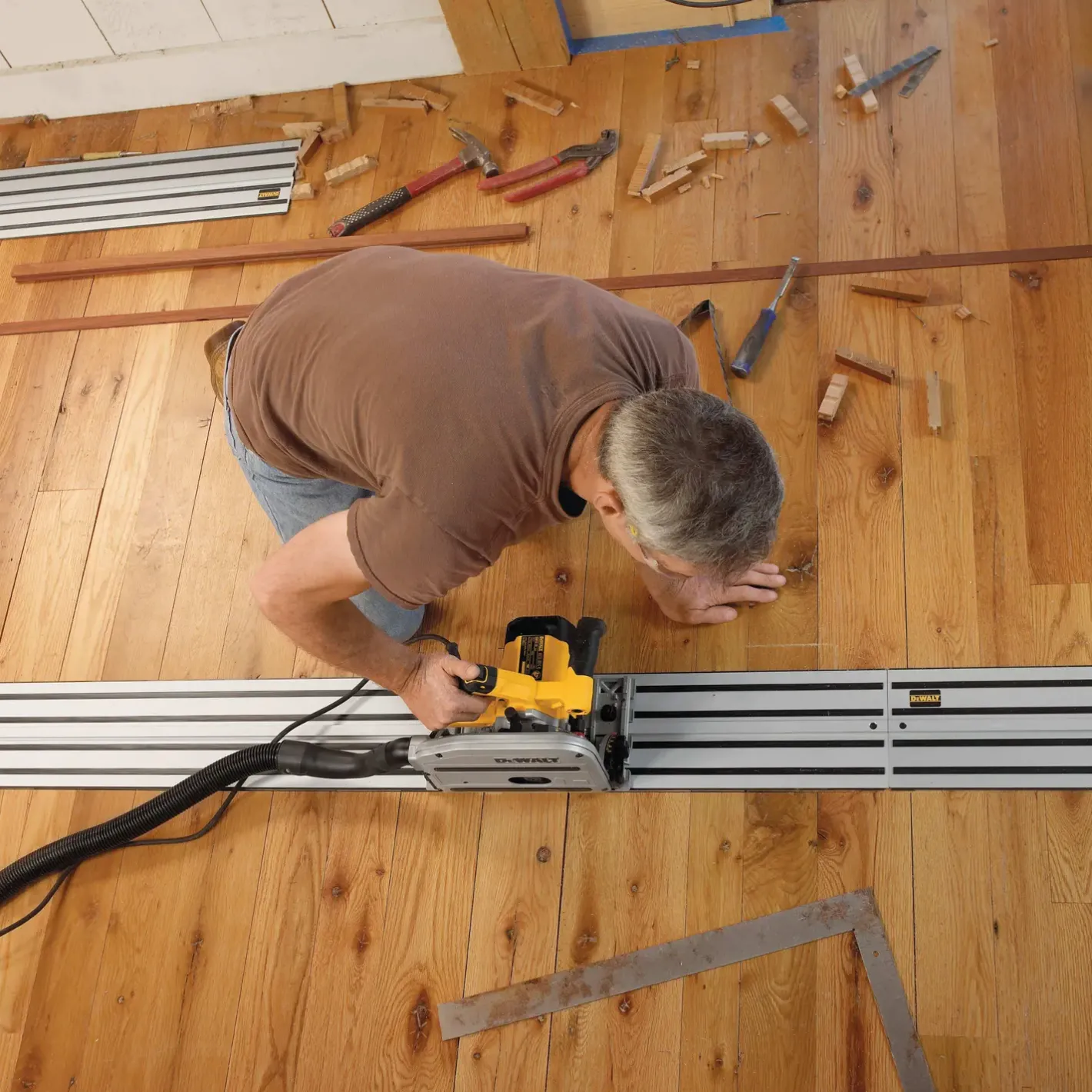 DeWALT DWS520KTR 55 mm dyksav med 2 styreskinner* Dyksave
