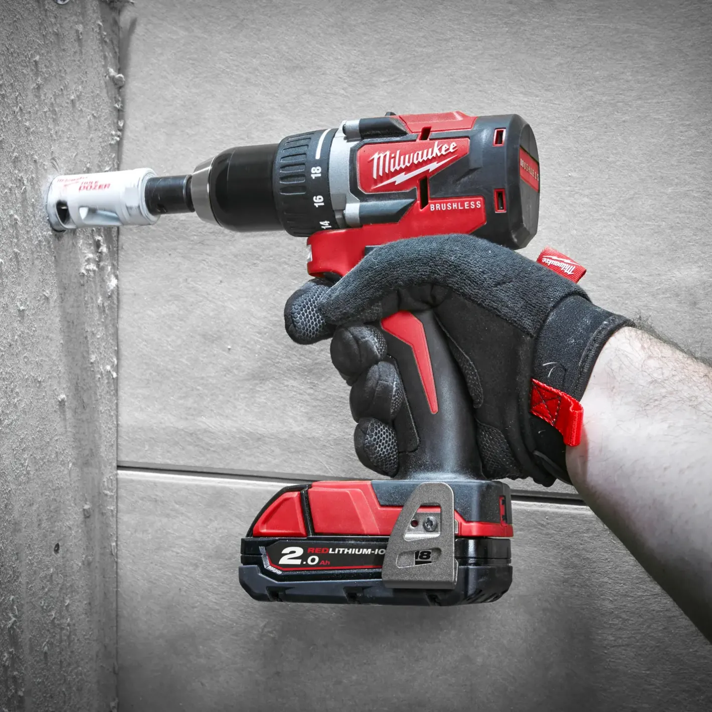 Milwaukee M18 CBLDD-202C 18V bore-/skruemaskine 2x2.0 Ah inkl. kuffert* Bore- Og Skruemaskiner