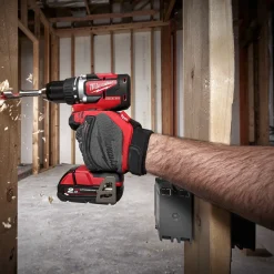 Milwaukee M18 CBLDD-202C 18V bore-/skruemaskine 2x2.0 Ah inkl. kuffert* Bore- Og Skruemaskiner