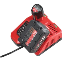 Milwaukee M12-18 FC hurtigoplader* Batterier Og Opladere