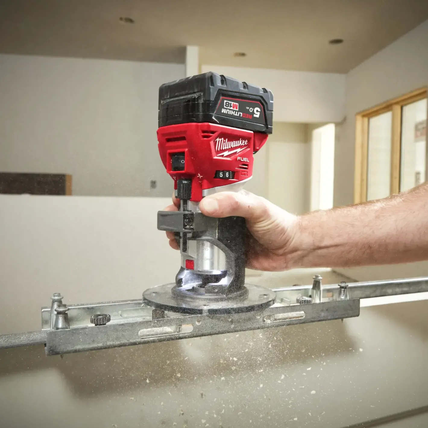 Milwaukee M18 FTR8-0X Fuel™ 18V overfræser solo* Overfræsere