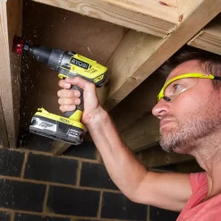 Ryobi R18DD3-252T akku bore-/skruemaskine 1x2,0+1x5,0 Ah 18V ONE+ inkl. 17 dele tilbehør* Bore- Og Skruemaskiner