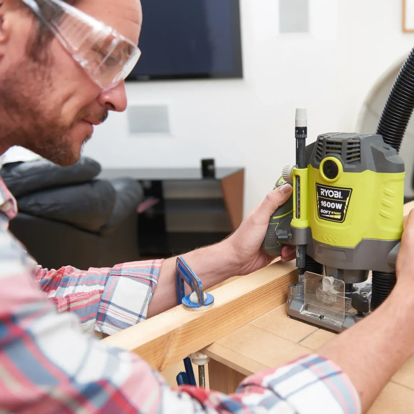 Ryobi RRT1600-K overfræser 1600 W* Overfræsere