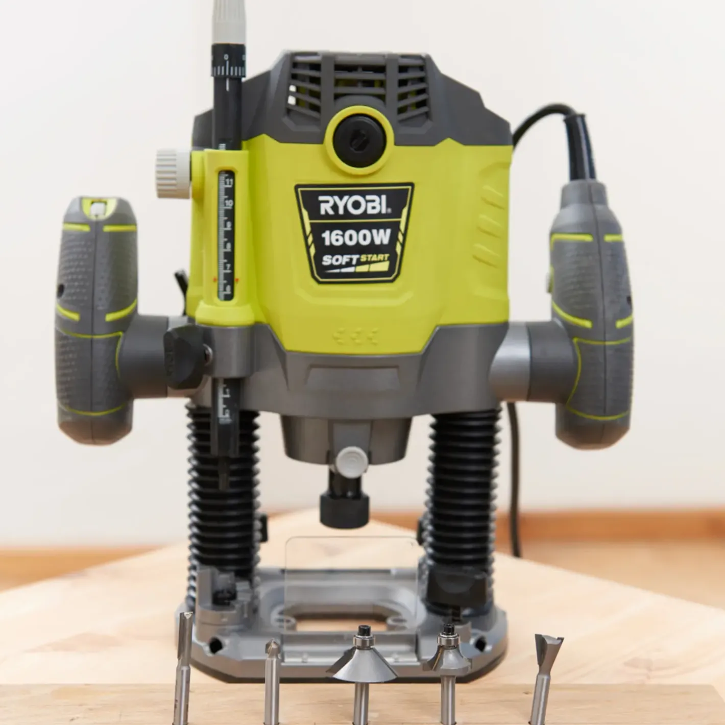 Ryobi RRT1600-K overfræser 1600 W* Overfræsere